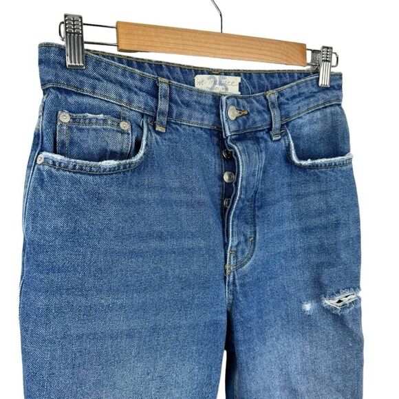 We The Free Free People Ripped Busted Knee Rigged Denim Boyfriend Jeans Size 25 - Picture 4 of 16